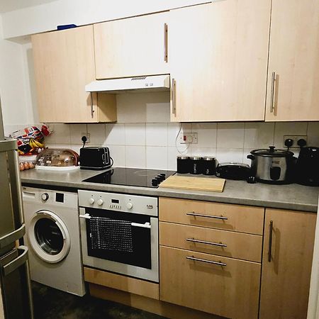 Lovely Fully Furnished One Bed Flat To Let Enfield Eksteriør billede